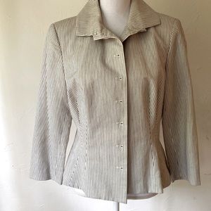 Lauren by Ralph Lauren fitted crop stripe jacket fully lined.